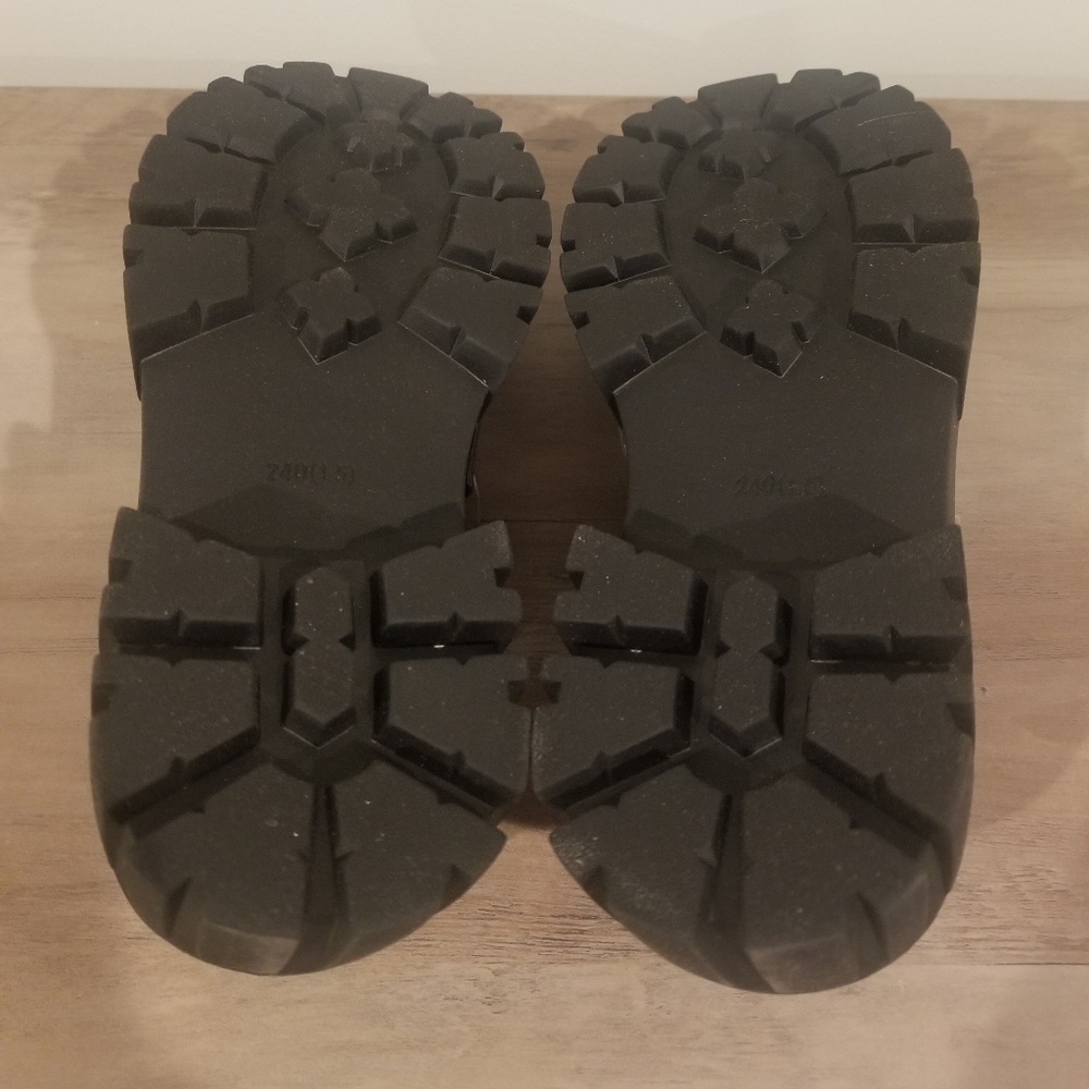 Vegan Leather Chunky Heeled Loafers with Gold Chain (Black) - Lattelier - Picture 10 of 13